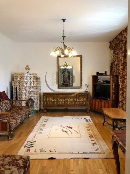 3 Camere  Parcare in curte